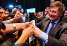 Triunfo de Milei en Argentina conmociona y divide a Latinoamérica