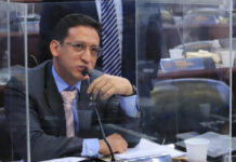 Congresista Rolando Barahona asegura que cuatro diputados actuales tienen orden de extradición