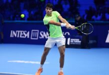 Carlos Alcaraz desespera a Rublev y firma su primera victoria en las Finales ATP