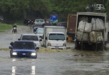 Centro de Huracanes alerta de posibles inundaciones y deslizamientos en la costa caribeña de CA por vaguada de baja presión