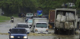 Centro de Huracanes alerta de posibles inundaciones y deslizamientos en la costa caribeña de CA por vaguada de baja presión