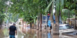 Varias zonas de El Progreso están inundadas por las intensas lluvias que se registran en el país