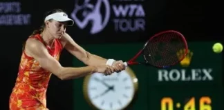 La kazaka Rybakina elimina a Sakkari y sigue viva en las WTA Finals