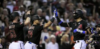 El poder de Semien y Seager coloca a Rangers a un triunfo de conquistar la Serie Mundial