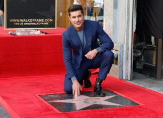 Zac Efron descubre su estrella en el Paseo de la Fama de Hollywood y honra a Matthew Perry