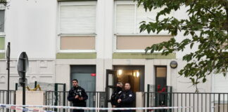 Hombre detenido por el asesinato de su esposa y cuatro hijos en Francia se enfrenta a cadena perpetua