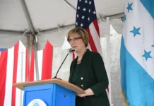 Embajadora Dogu señala que EE. UU. está dispuesto a financiar la CICIH, pero no a formar parte de las negociaciones