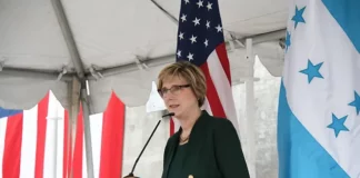 Embajadora Dogu señala que EE. UU. está dispuesto a financiar la CICIH, pero no a formar parte de las negociaciones