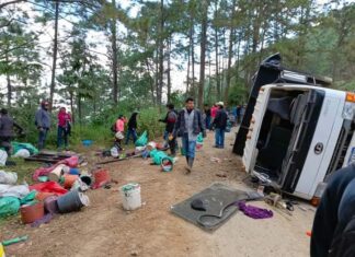 Varios heridos tras volcar camión con cortadores de café en Corquín, Copán