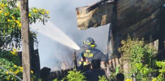 ¡Tragedia! Incendio consume cuatro viviendas en las cercanías del Estadio Nacional