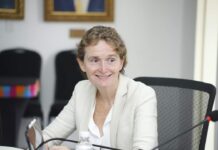 Alice Shackelford insta al gobierno a asumir un compromiso integral para eliminar la violencia contra las mujeres