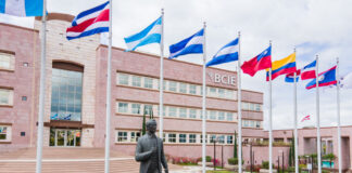 Gobierno de Costa Rica niega irregularidad en uso de fondos del BCIE y demandará a diario