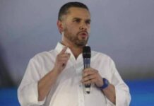 David Chávez reaparece en TikTok asegurando que se encuentra en exilio y que pronto regresará al país