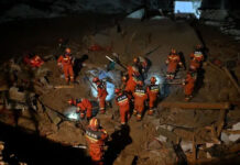 Continúan las tareas de rescate en noroeste de China tras terremoto que deja 127 muertos