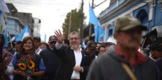 Fiscalía de Guatemala dice que las elecciones ganadas por Arévalo de León no son válidas