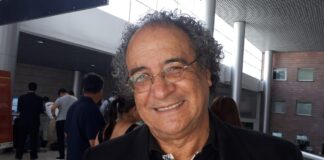 Nelson Ávila inscribe en el CNE su candidatura presidencial por el Partido Migrante de Honduras