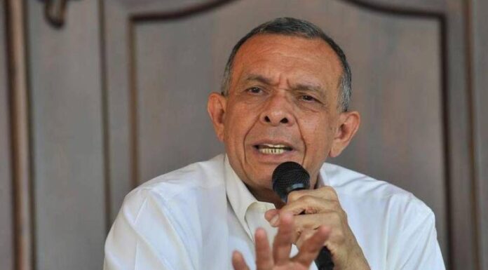 Expresidente Porfirio Lobo niega acuerdo con Mel Zelaya para evitar la extradición