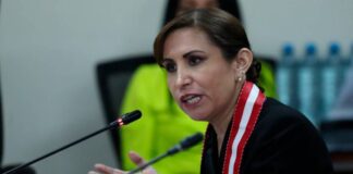 La suspendida fiscal general de Perú dice que es víctima de complot «de fuerzas oscuras»
