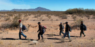 Traficantes de personas usan la IA para estafar a los familiares de indocumentados