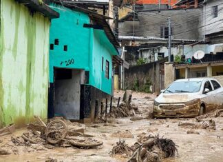Las fuertes lluvias en Río de Janeiro dejan al menos once muertos y calles inundadas