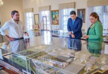 La Presidenta Xiomara Castro supervisa las maquetas para la construcción de tres nuevos hospitales en Honduras