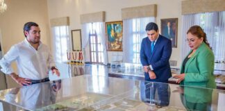 La Presidenta Xiomara Castro supervisa las maquetas para la construcción de tres nuevos hospitales en Honduras