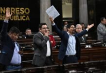 Diputados guatemaltecos denuncian compra de votos para la Presidencia del Congreso