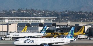 Un juez federal de Estados Unidos bloquea la fusión de JetBlue con Spirit Airlines