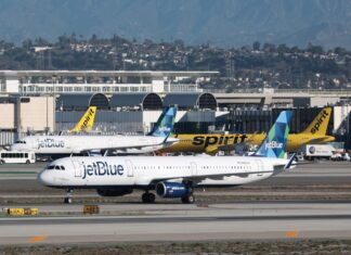 Un juez federal de Estados Unidos bloquea la fusión de JetBlue con Spirit Airlines