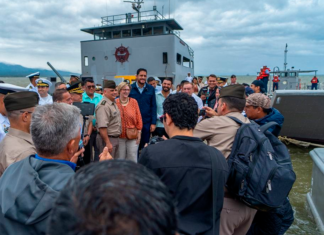 EE. UU. dona dos embarcaciones y seis camiones a Honduras para labores humanitarias