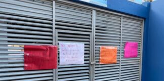 Enfermeras profesionales se toman colegio, exigiendo elección de Junta Directiva Central