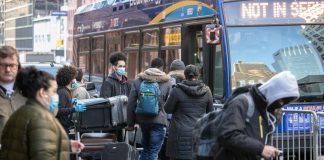 Nueva York demanda por 708 millones a compañías que han transportado migrantes a la ciudad