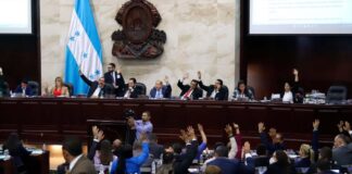 Estados Unidos pide a políticos hondureños que alcancen consensos y hagan nombramientos con base a ley