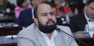 Partido Libertad y Refundación ratifica a Rafael Sarmiento como jefe de bancada