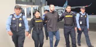 Extraditan desde España a hondureño acusado de parricidio y homicidio simple