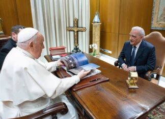 El papa se reunió con el director de cine Martin Scorsese, que prepara una película sobre Jesús