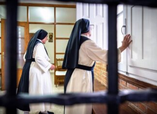 El papa pide el cese de la violencia en Haití tras el secuestro de seis religiosas