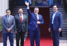 Bernardo Arévalo refuerza compromiso democrático durante visita a Xiomara Castro