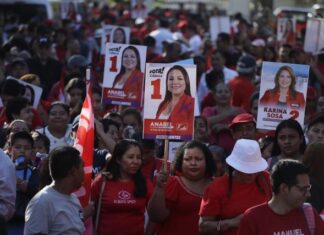 Los candidatos a la Presidencia de la oposición cierran campaña política en El Salvador