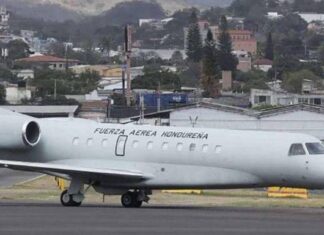 Secretaría de Defensa entrega documentación para la subasta del avión presidencial