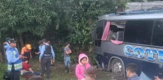 Accidente de bus en Tela deja varias personas lesionadas