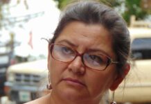 La Ministra de Salud, Karla Paredes, se niega a leer la carta de denuncia del José Manuel Matheu