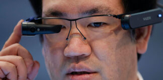 Robots con IA, televisiones transparentes o gafas para oír mejor, novedades de CES 2024