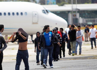 EE.UU. ha realizado 79 vuelos de repatriación de migrantes en 2024, la mayoría de Honduras y Guatemala