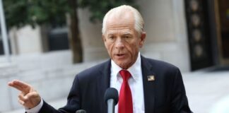 Exasesor de Donald Trump condenado a cuatro meses de cárcel por desacato al Congreso