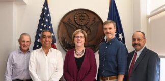 Embajadora Laura Dogu se reunió con ejecutivos de la empresa camaronera ESF Seafood