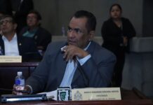 Mario Segura denuncia que un integrante del CCEPL quiso manipular la elección de la jefatura de bancada