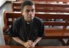 Sacerdote y opositores nicaragüenses ven deterioro físico en el obispo encarcelado, Rolando Álvarez