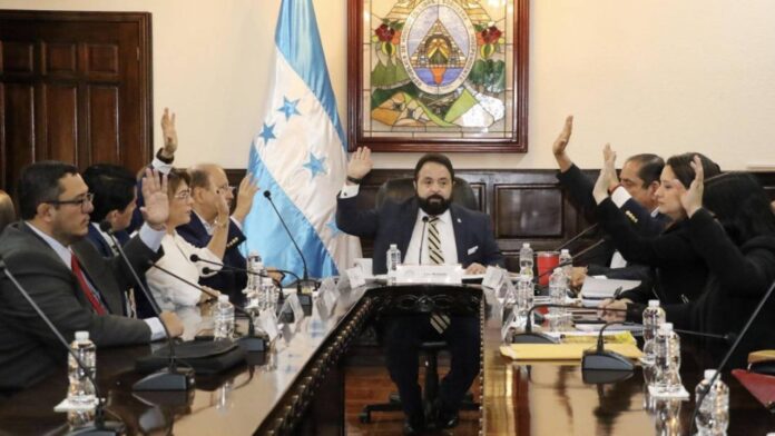 principal_comision_permanente_tomas_zambrano_pide_informe_sobre_eleccion_de_fiscales_interinos