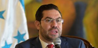 El diputado Jorge Cálix denuncia que no lo dejaron ingresar al Congreso Nacional